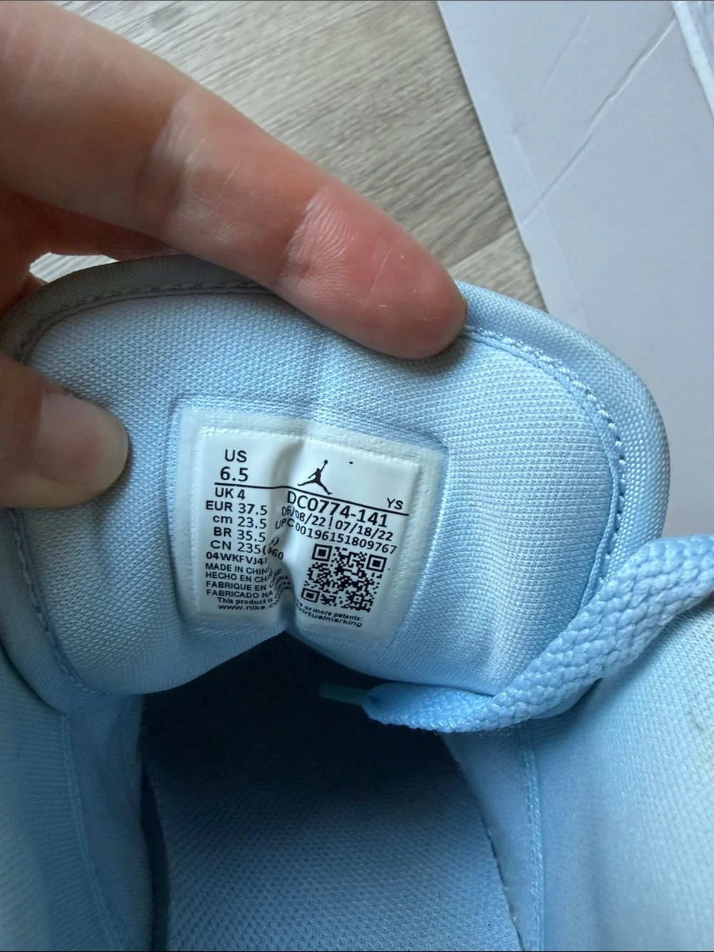 Nike Jordan Low-Top Sneakers in White and Ice Blue - Picture 11 of 12